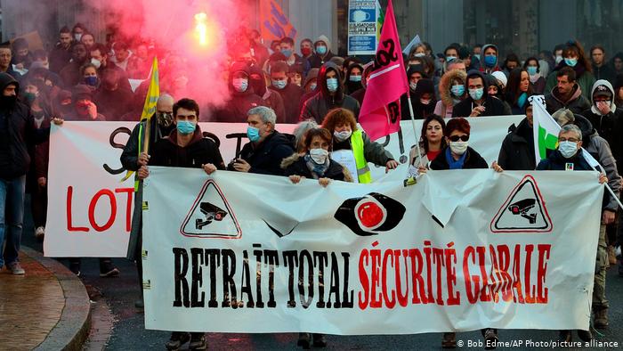 ’انسداد اسلامی شدت پسندی بل‘، فرانس میں مظاہرے