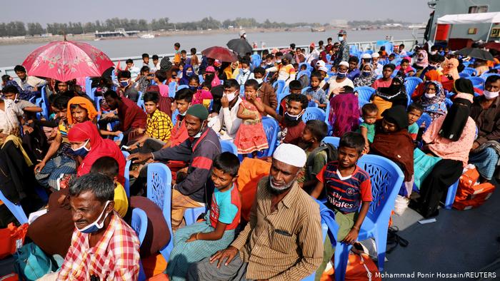 بنگلہ دیش: روہنگیا مہاجرین کی متنازعہ جزیرے پر منتقلی کا سلسلہ جاری