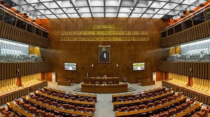 سینیٹ الیکشن: حکومت نے اوپن بیلٹ کیلیے سپریم کورٹ میں ریفرنس دائر کر دیا