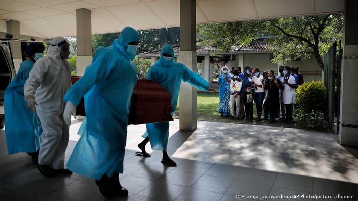 سری لنکا، مسلمانوں کی لاشیں جلانے پر کشیدگی