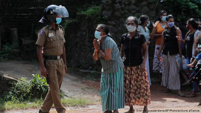 سری لنکا: جیل میں تصادم کے بعد سینکڑوں قیدی رہا