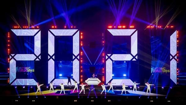 سال 2021ء کا استقبال: دبئی کی فضا رنگا رنگ روشنیوں سے چمک اٹھی