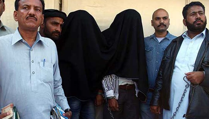 سوشل میڈیا پر خواتین کے نام سے دوستی کر کے لوٹنے والا گروہ گرفتار