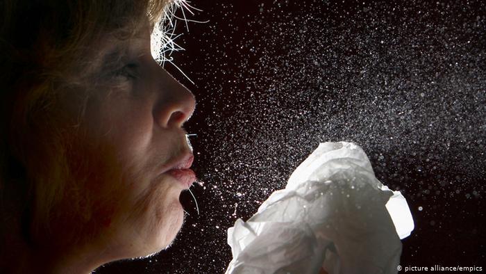 کووڈ انیس سے صحت یابی کے کئی ماہ بعد بھی علامات برقرار رہتی ہیں، نئی ریسرچ