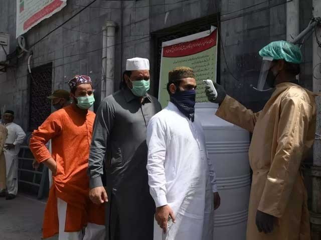 کورونا نے مزید 54 زندگیاں نگل لیں، 2 ہزار سے زائد مثبت کیسز رپورٹ