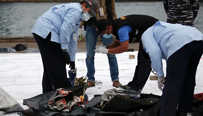 سمندر میں گرنے والے انڈونیشین جہاز کے بلیک باکس کا پتا لگ گیا