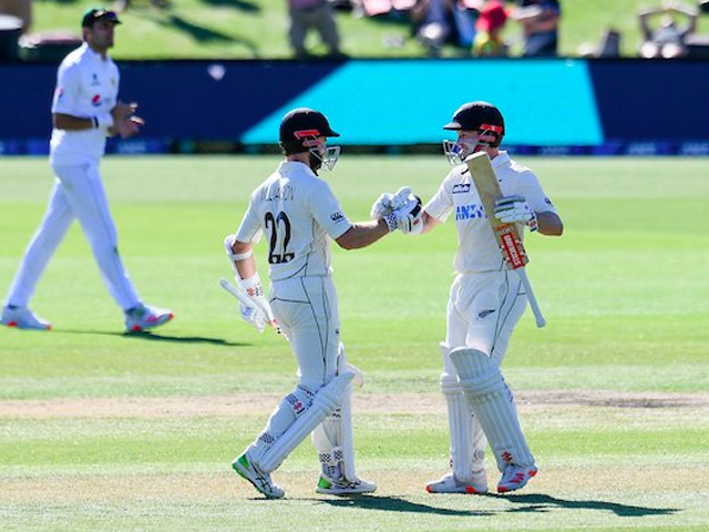 کرائسٹ چرچ ٹیسٹ پر نیوزی لینڈ کی گرفت مضبوط، 3 وکٹ پر 286 رنز بنا لیے