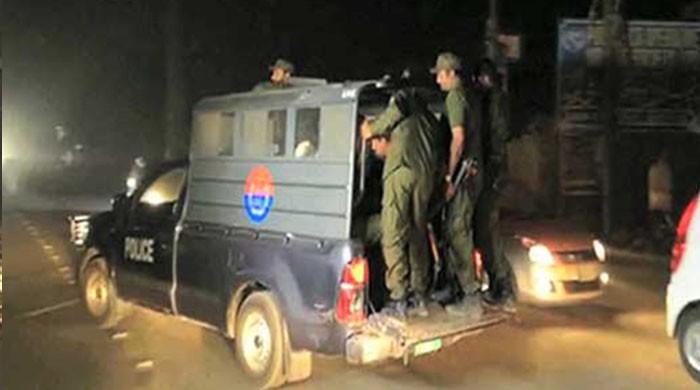 فیصل آباد واقعہ: پولیس اہلکاروں نے وقاص کو گاڑی سے نکال کر گولی ماری، پولیس رپورٹ