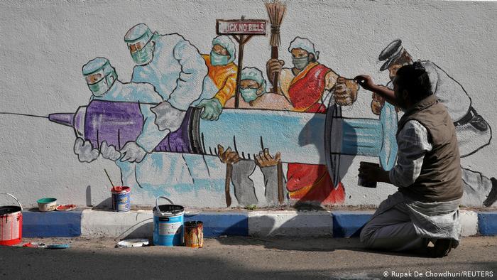 بھارت: کووڈ ویکسین پر سوالات کیوں اٹھ رہے ہیں؟