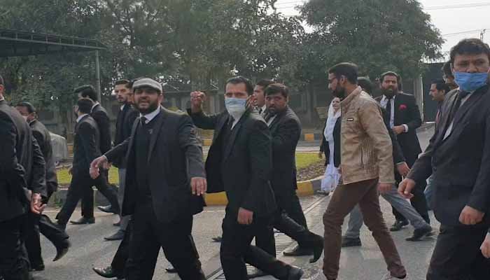 اسلام آباد ہائیکورٹ حملہ کیس کی تحقیقات کیلیے جے آئی ٹی تشکیل