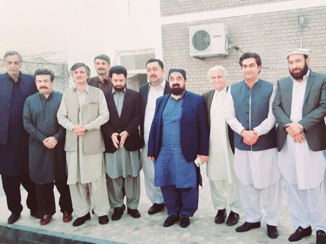 خیبرپختونخوا میں اپوزیشن نے سینیٹ انتخابات کیلئے ٹوٹتے اتحاد کو بچا لیا