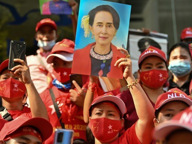 میانمار میں فوجی بغاوت کیخلاف ریلیاں، 70 اسپتالوں میں ہڑتال