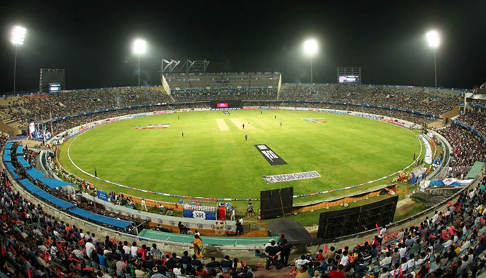 پی ایس ایل: 20 فیصد تماشائیوں کو اسٹیڈیم میں میچ دیکھنے کی اجازت مل گئی
