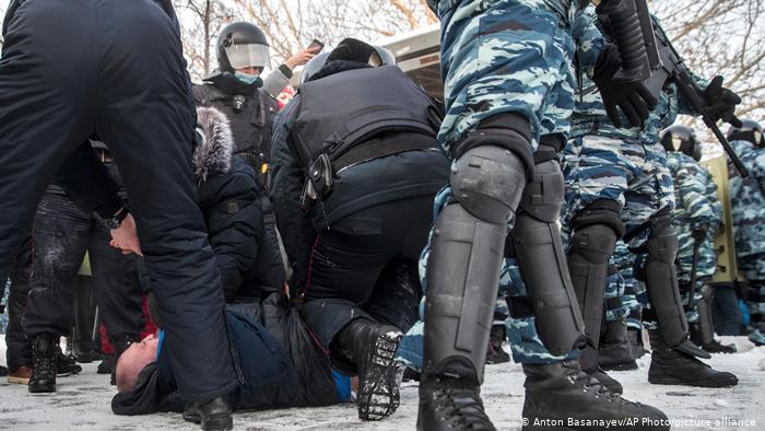 ناوالنی کو سزائے قید: عالمی لیڈروں کی طرف سے مذمت، روس کی جوابی مذمت