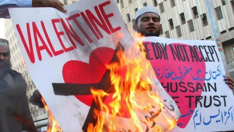 ویلنٹائن ڈے مغربی تہذیب کا شاخسانہ