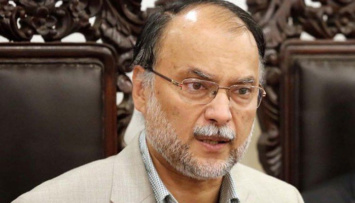 لانگ مارچ عوام کو لاقانونیت سے نجات دلانے کا مارچ ہے: احسن اقبال