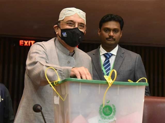 سینیٹ انتخابات: آصف زرداری کے ایک تیر سے دو شکار