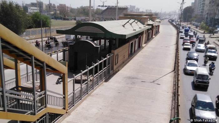 سیاسی عدم استحکام کا شکار گرین لائن بس سروس