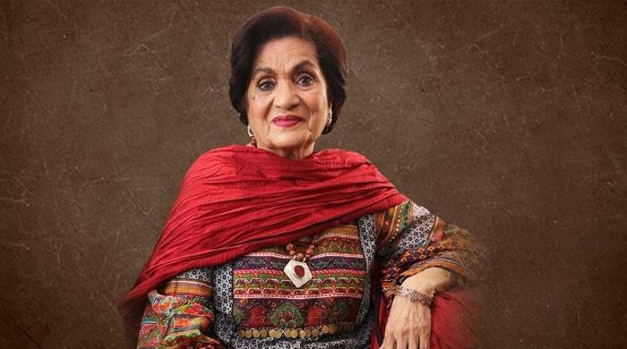 معروف ڈرامہ نگار حسینہ معین انتقال کرگئیں