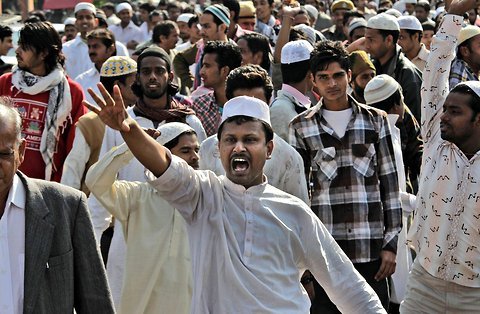 بلا آخر مسلمانوں کی چیخیں سنی گئیں؟