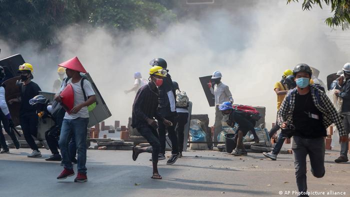 میانمار: بدترین کریک ڈاون، درجنوں افراد ہلاک