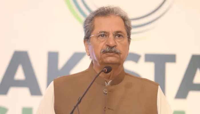 اسکول بند کرنا بڑا مشکل فیصلہ ہے: وفاقی وزیر تعلیم