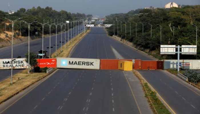 کراچی، لاہور کے بعض مقامات ٹریفک کیلئے بند، آزاد کشمیر کی مرکزی شاہراہ بھی بدستور بلاک