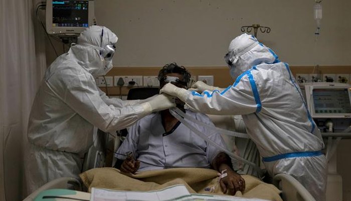 پاکستان: کورونا کے آغاز کے بعد انتہائی نگہداشت میں مریضوں کی ریکارڈ تعداد