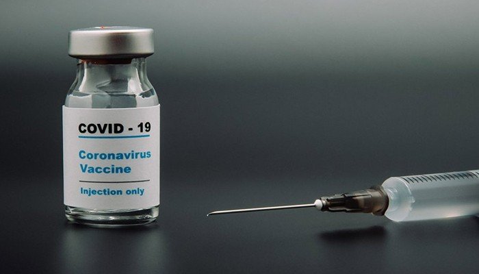 لاہور میں کورونا ویکسین کی سیکڑوں خوراکیں اہم شخصیات اور دوستوں کو لگانے کا انکشاف