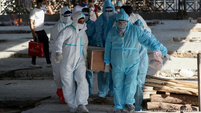 بھارت: لاشوں کو کندھا دینے والے کرائے پر دستیاب