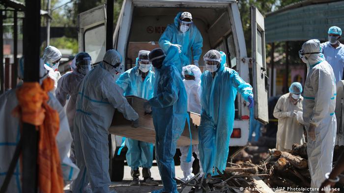 کورونا:غیر ملکی امداد کی پہلی کھیپ بھارت پہنچ گئی