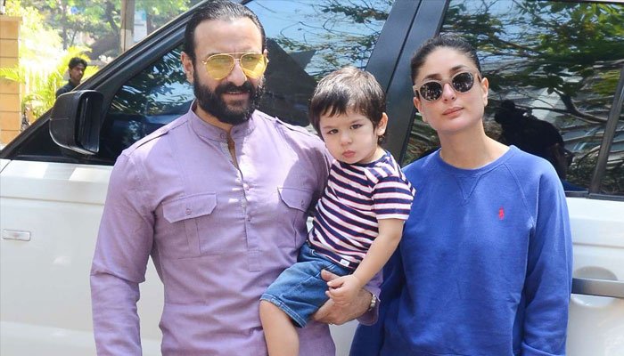 کرینہ نے سیف اور تیمور کے ہمراہ دوسرے بیٹے کی تصویر شیئر کر دی