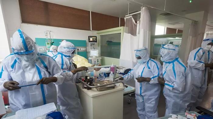 پاکستان میں کورونا مریضوں کی تعداد 8 لاکھ سے تجاوز کر گئی، مزید 70 اموات