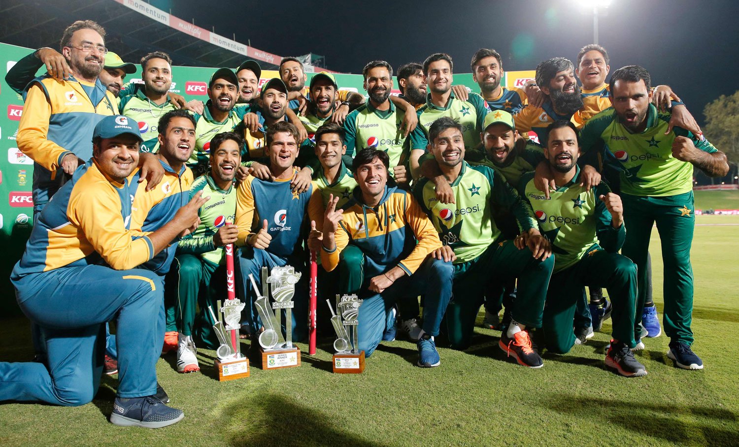 پاکستان نے جنوبی افریقا کو دھول چٹا کر سیریز اپنے نام کر لی