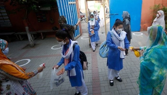 پنجاب میں نویں سے بارہویں تک تدریسی عمل شروع لیکن حاضری نا ہونے کے برابر