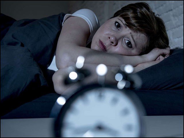 نیند کی کمی آپ کے دماغ کو ختم کر سکتی ہے، تحقیق