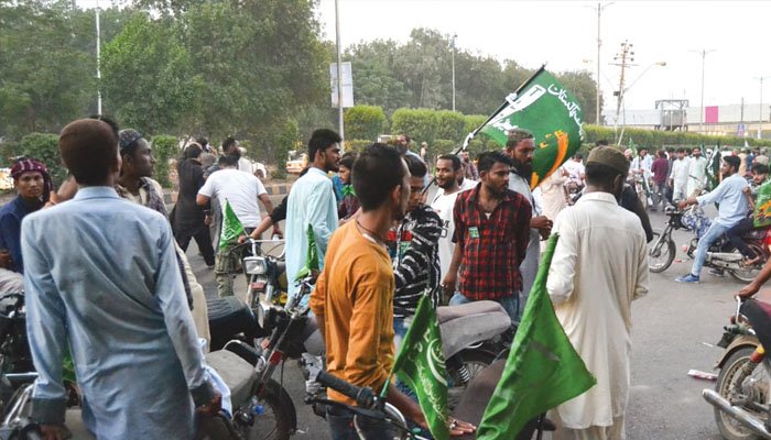 وفاقی کابینہ نے تحریک لبیک پر پابندی لگانے کی منظوری دے دی