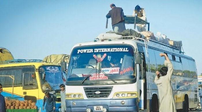 ملک میں بین الصوبائی ٹرانسپورٹ ہفتے میں دو دن بند رکھنے کا فیصلہ