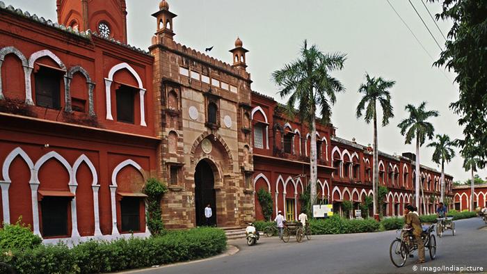 علی گڑھ مسلم یونیورسٹی: کورونا سے مسلسل اموات پر گہری تشویش