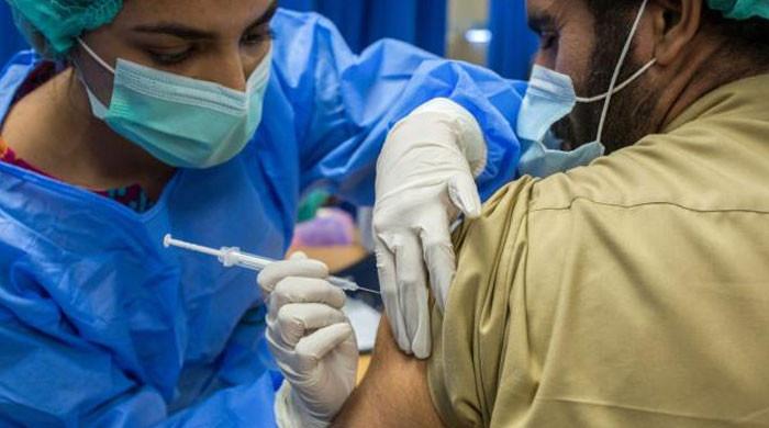 پاکستان، 30 سال اور زائد عمر افراد کی کورونا ویکسینیشن کیلئے رجسٹریشن کا آغاز
