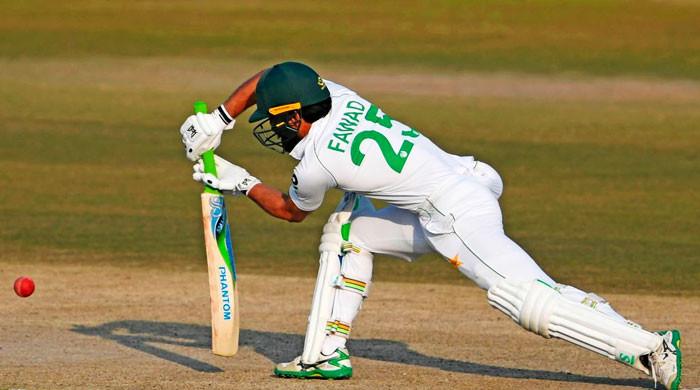 ہرارے ٹیسٹ میں پاکستان کی پوزیشن مستحکم، فواد عالم کی شاندار سنچری