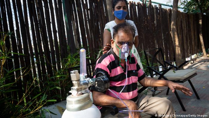 بھارت میں کورونا کا بحران  کیسے گمبھیر ہوا؟