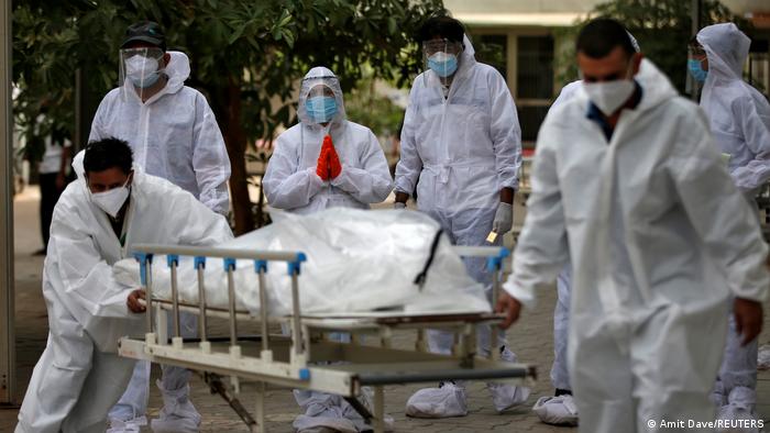 بھارت: مسلسل دوسرے دن کورونا کے باعث چار ہزار سے زائد اموات