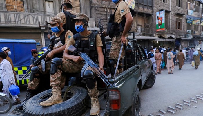 لاک ڈاؤن اور کورونا ایس او پیز کی خلاف ورزی پر کارروائیاں جاری