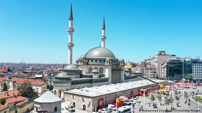 ترکی: استنبول کے تقسیم اسکوئر میں ایک بڑی مسجد کا افتتاح