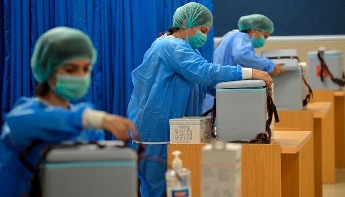 پاکستان، کورونا سے برسرپیکار ہر اول دستے کے 16 ہزار افراد متاثر