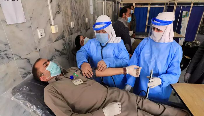 ملک میں کورونا سے مزید 113 اموات، تعداد 18 ہزار سے تجاوز کر گئی