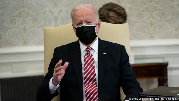 امریکی عوام ماسک پہننا جلد بند کر سکتے ہیں، ماہرین کی رائے