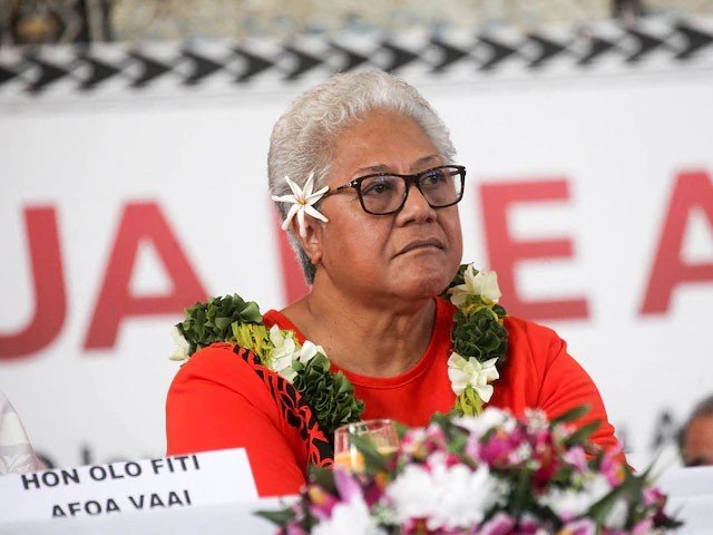 مخالفین کے پارلیمنٹ کو تالا لگانے پر خاتون وزیراعظم ٹینٹ میں حلف اُٹھانے پر مجبور