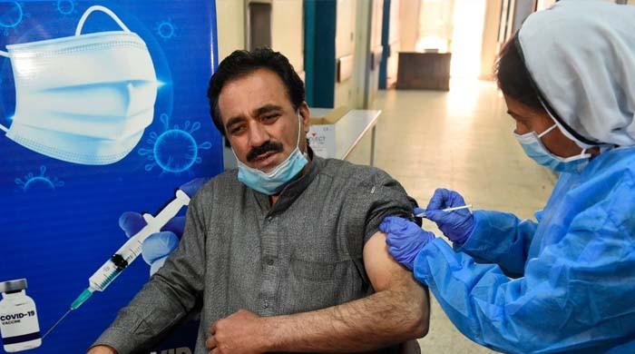 پاکستان میں ایک کروڑ ویکسین لگانے کا ہدف مکمل